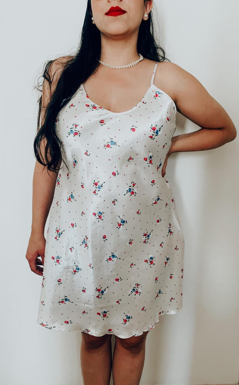 Pijama Satín Blanco con Flores 💐