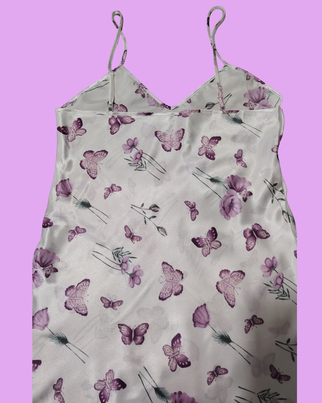 Pijama Satín Blanco con Mariposas 🦋