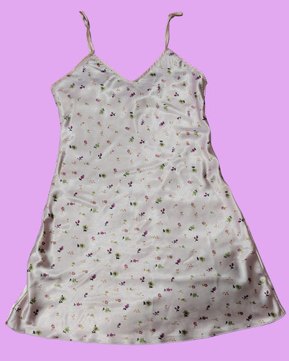 Pijama Satín Rosa con Flores 🌷