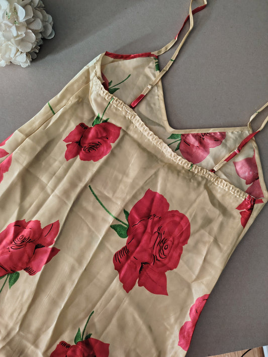 Conjunto Pijama Rosas + Bata Amarillo